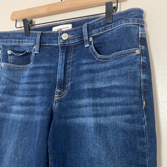 Lucky Brand Sweet Mid Rise Crop Jeans Frayed
Dark Wash Denim Size 31 - Picture 4 of 12